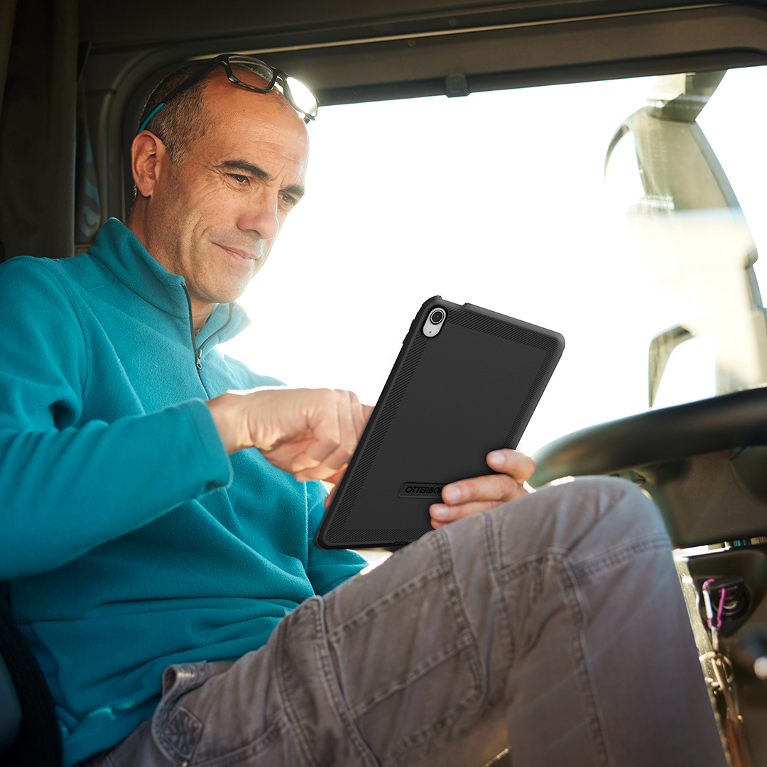 Man using a tablet